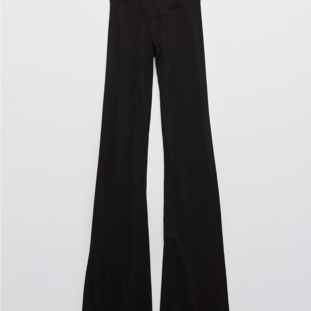 Offline by Aerie high waist crossover flare leggings - M